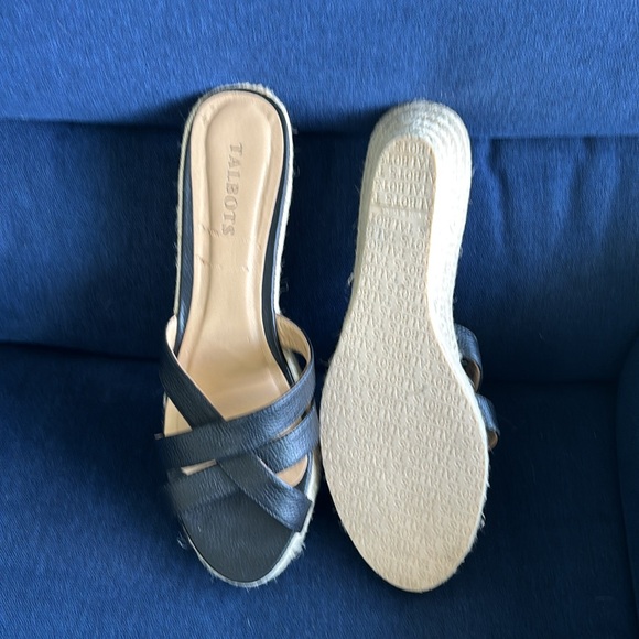 Talbots black Lindsay slides - Picture 2 of 3